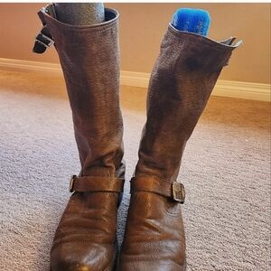 Women's boots fryes 10